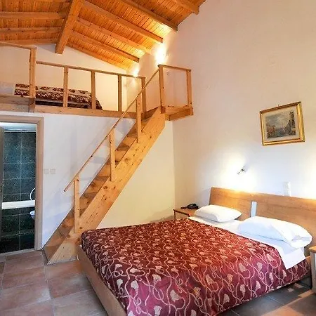 Blue Princess And 酒店 4*