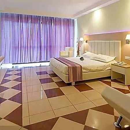 Blue Princess And Ξενοδοχείο 4*